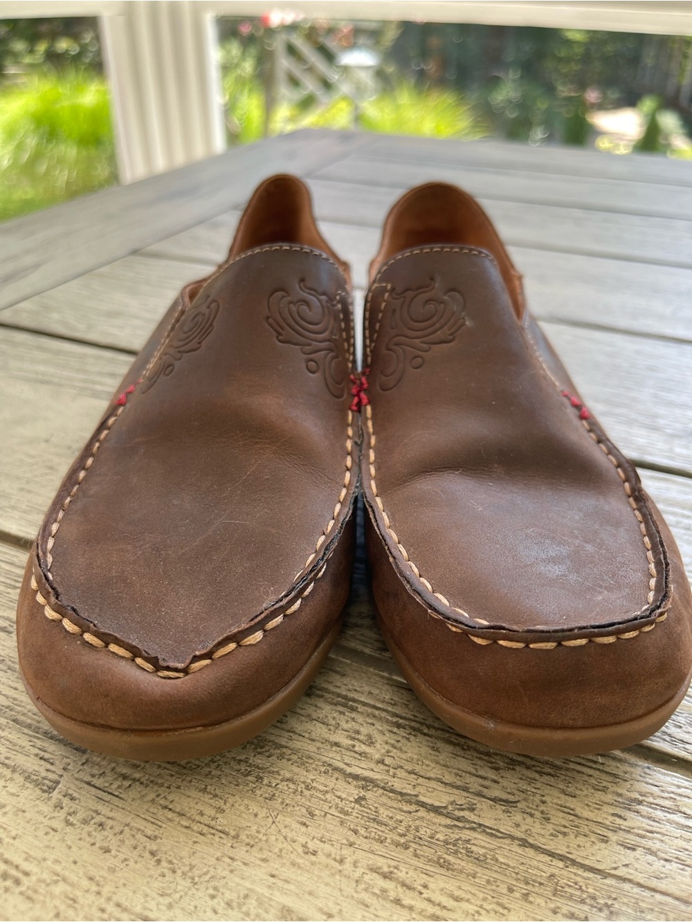 OluKai Women’s Brown Leather Slip-On Loafers with Embossed Detail Size 8 - Picture 5 of 9